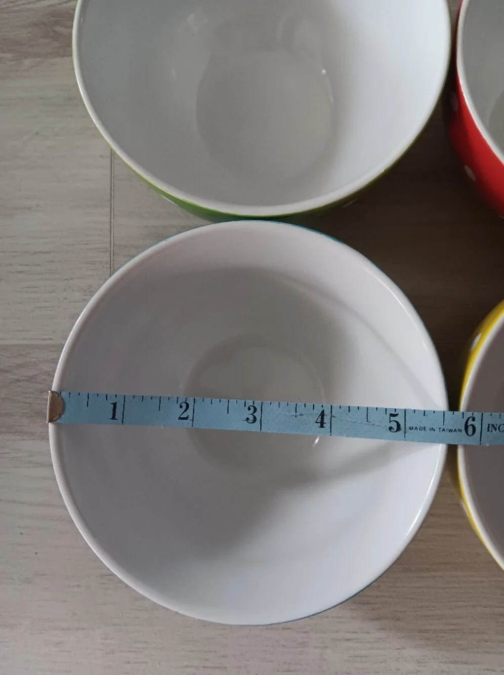 Bruntmor Ceramic Bowls Set Of 4 Polka Dots 20 Oz Red Blue Green Yellow White